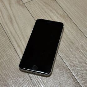 iPhone SE 第二世代 ホワイト 本体 バッテリー修理済み 画面割れ