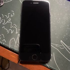 Apple iPhone 7 ブラック 128 GB SIM フリ