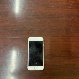 Apple iPhone 7 シルバー 本体