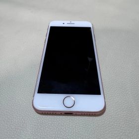 Apple アップル iPhone7 アイフォン7 A1779 32GB 動作確認済