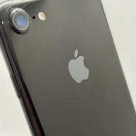 美品 Apple iPhone 7 32GB ジェットブラック A1779