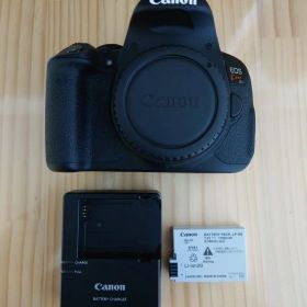 美品 Canon キャノン EOS Kiss X7i シャッター数 約1606回