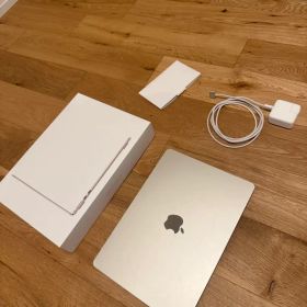 MacBook Air M2 8GB/256GB バッテリー100% 付属品完備