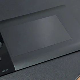Intuos 4 Medium(PTK-640) 本体、ペン、替え芯、付属品一式