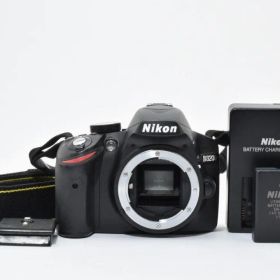 【大人気】 Nikon ニコン D3200 ボディ デジタル一眼カメラ