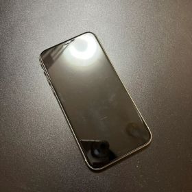 美品Apple iPhone 11 ホワイト 本体 パスワード忘れた