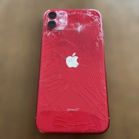 iPhone 11 Red 本体 ひび割れあり