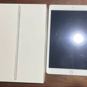 Apple ipad 第7世代 32GB wi-fiモデル シルバー カバー