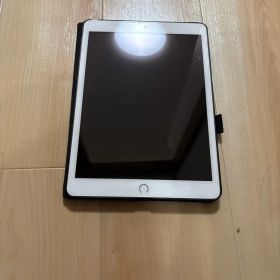 Apple iPad 第七世代 10.2インチ シルバー