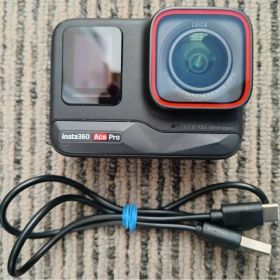Insta360「Ace Pro」アクションカメラ（中古品）