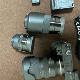 Sony α6400 カメラセット（レンズ3本＋バッテリー＋充電器）