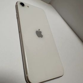iPhone SE3 64GB スターライト SIMフリー バッテリー82%