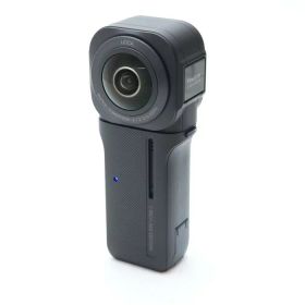 【中古】 《良品》 Insta360 ONE RS 1インチ 360度版 CINRSGP/D [ デジタルカメラ ]