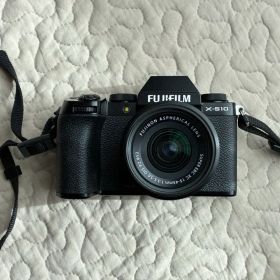 【最安値】美品/3月希望 FUJIFILM X-S10 ミラーレスセット