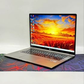 10世代LG gram 17インチ ノートPC/Corei5/ メモリー16GB