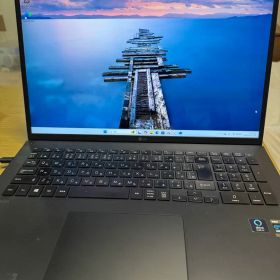 美品 LG gram 17 17インチ 1.34kg Core i7