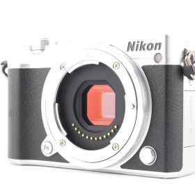 ★極上美品★《ショット数641回 》ニコン Nikon Nikon1 J5 ボディ シルバー ミラーレス★ M9719＃14