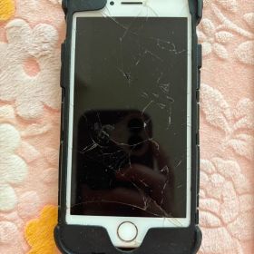 iPhone 7 ホワイト 128G SIMフリー画面ひび割れ バッテリー63%