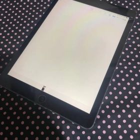 【ジャンク】Apple iPad air 本体 グレー 傷あり