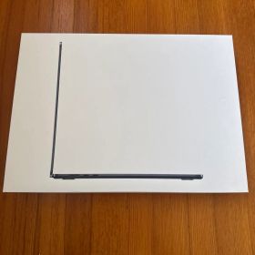 MacBook Air m2 15インチ 8GB 256GB 未使用に近い