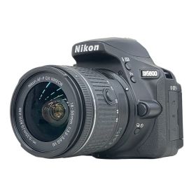 Nikon ニコン D5600 DX VR AF-P NIKKOR 18-55mm 1:3.5-5.6 G デジタル一眼レフカメラ レンズキット 中古 K10944491