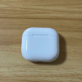 Apple純正 AirPods4（ノイズキャンセリングなし）