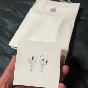 AirPods 4 本体 ホワイト 箱付き