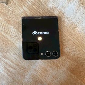 Samsung Galaxy Z Flip5 docomo 本体