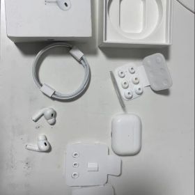 Apple AirPods Pro 2 lightning