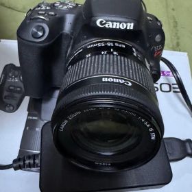 Canon EOS Kiss X9 デジタル一眼レフカメラ 中古