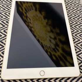 【バッテリー93%】iPad 第5世代 32GB Wi-Fi+Cellular