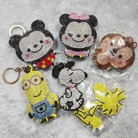 ラインストーンキーホルダーセット ミッキーミニーチプデスヌーピーウッドミニオン