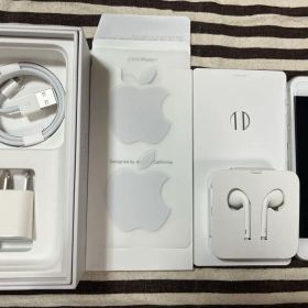 【美品】iPhone8 シルバー SIMフリー