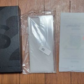 Galaxy s22ultra simフリーおまけ付き。