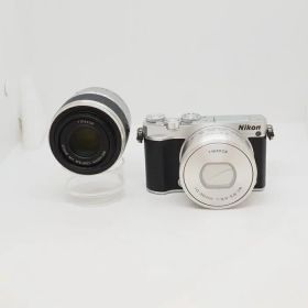 【中古】 (ニコン) Nikon 1 J5 ダブルズームレンズキツト シルバー【中古カメラ デジタル一眼】 ランク：B