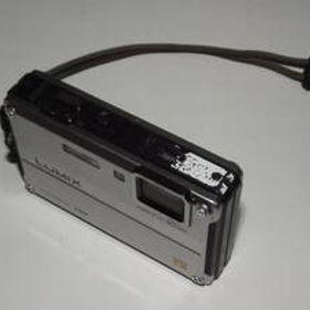 ●中古美品コンパクトデジカメルミックスDMC-FT2シルバー◆光学4.6倍ズーム◆1270万画素◆光学手振れ補正◆防水防塵◆顔認識◆動作確認済●