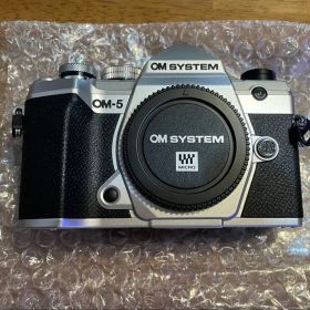 OM SYSTEM OM-5 14-150mm II レンズキット シルバー