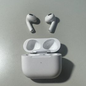Apple AirPods(第3世代) ワイヤレス イヤホン