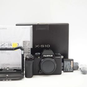 C161037)美品 FUJIFILM X-S10 ミラーレス一眼
