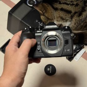 OLYMPUS OM-D E-M1 mark iii