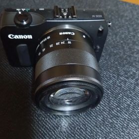 Canon EOS M ミラーレスカメラ EF-M 18-55mm 22mm