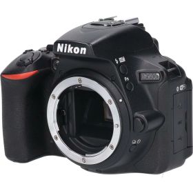 NIKON D5600【中古】
