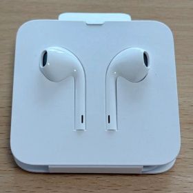 Apple EarPods with Lightning Connector