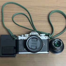 Nikon Z fc ミラーレス一眼 レンズ2本