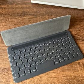 純正 Apple iPad Pro スマートキーボード MPTL2J/A