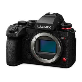 【今なら5年延長保証加入が無料】【Panasonic】DC-S1M2ES パナソニック デジタル一眼カメラ ボディ LUMIX ルミックス ブラック スマホアプリ対応 【約2420万画素】