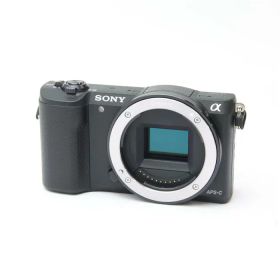 【中古】 《良品》 SONY α5100 ILCE-5100 ブラック 【液晶モニター前面外装カバー部品交換/各部点検済】 [ デジタルカメラ ]