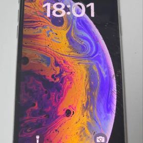 Apple iPhone XS 64GB ひび割れあり