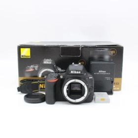 ショット数461！元箱付き！■ほぼ新品■ Nikon D5600
