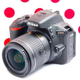 美品 ニコン Nikon D5600❤Wi-Fi転送機能付❤超高画質＆高性能